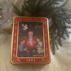 OREO cookie collectible Christmas Tin 1994 EUC unlock the Magic with Oreo grand